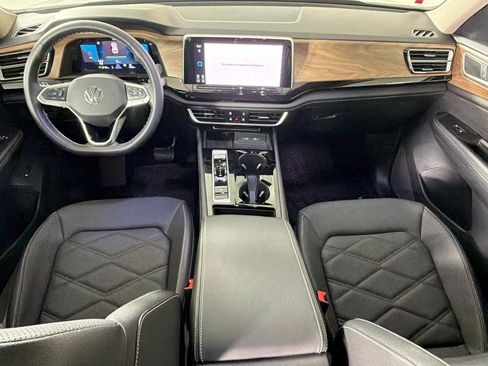 Used 2026 Volkswagen Atlas SE w/ Black Wheel Package FWD image 15