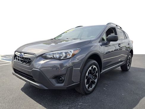 Used 2021 Subaru Crosstrek 2.0i AWD/4WD image 2