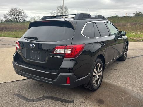 Used 2019 Subaru Outback 2.5i Limited AWD/4WD image 6