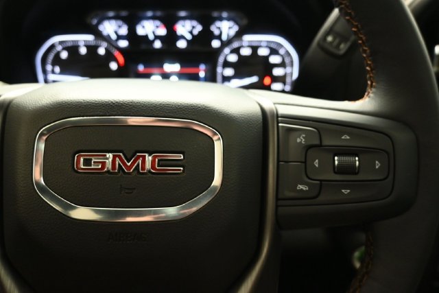 Used 2022 GMC Sierra 2500 AT4 w/ AT4 Preferred Package AWD/4WD image 28