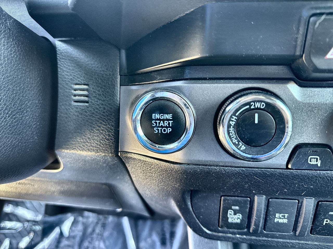 Used 2021 Toyota Tacoma TRD Sport w/ Technology Package AWD/4WD image 16