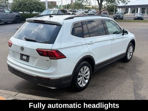 Used 2018 Volkswagen Tiguan SE w/ Panoramic Sunroof Package FWD image 6