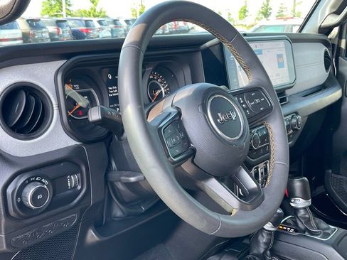 Used 2024 Jeep Wrangler Unlimited Sport AWD/4WD image 9