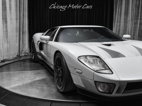 Used 2005 Ford GT RWD image 42