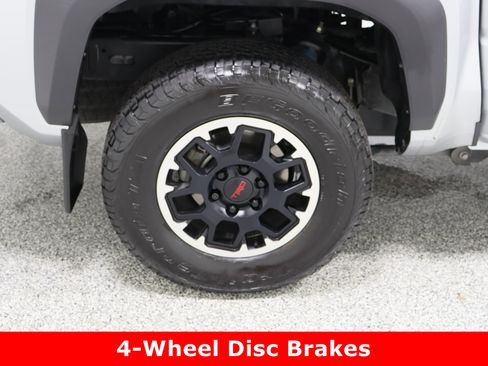 Used 2024 Toyota Tacoma TRD Off-Road image 6