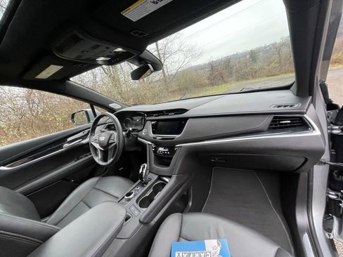 Certified 2025 Cadillac XT5 Premium Luxury image 10