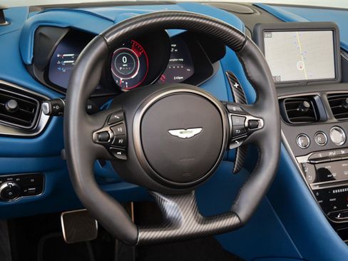 Used 2020 Aston Martin DBS Superleggera Volante image 11