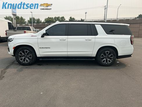 Used 2022 Chevrolet Suburban Z71 w/ Off-Road Capability Package AWD/4WD image 4