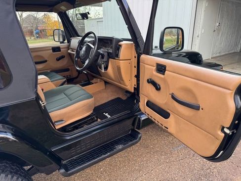Used 1997 Jeep Wrangler Sahara image 24