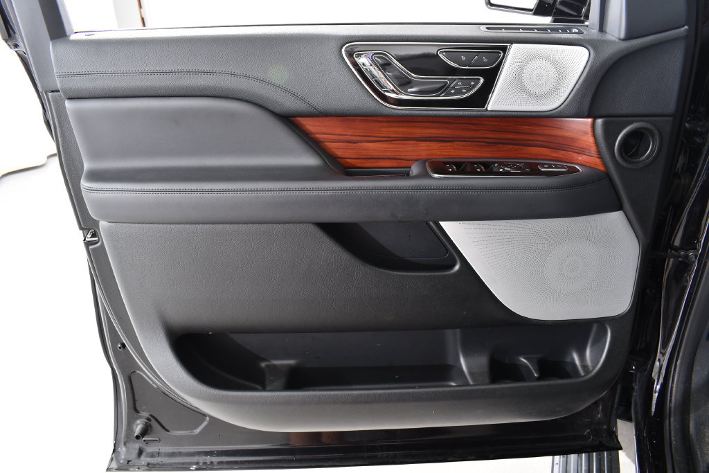 Used 2024 Lincoln Navigator L Reserve AWD/4WD image 25