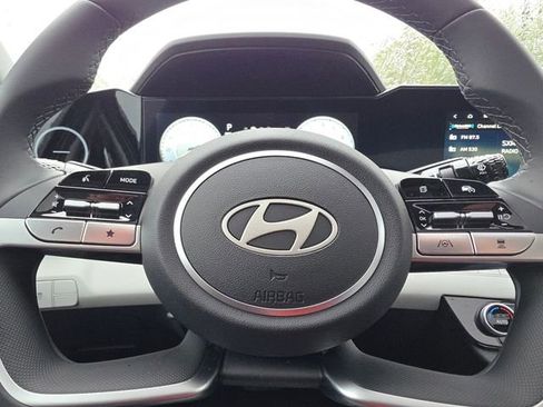 New 2026 Hyundai Elantra Limited FWD image 26