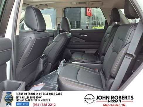 New 2026 Nissan Pathfinder SL AWD/4WD image 12
