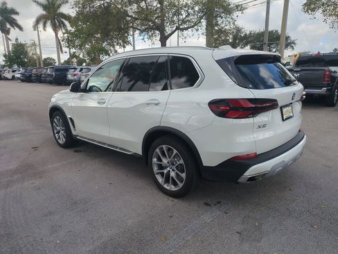 Used 2025 BMW X5 xDrive50e image 8