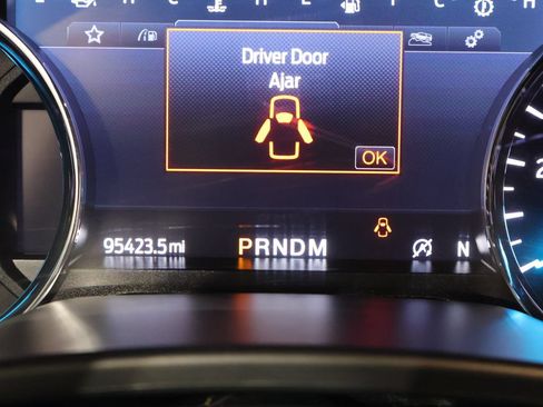 Used 2020 Ford Expedition XLT w/ Equipment Group 202A AWD/4WD image 46