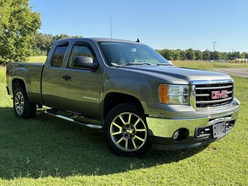 Used 2009 GMC Sierra 1500 W/T w/ Work Truck Preferred Package RWD image 3