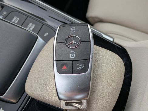 Used 2021 Mercedes-Benz GLB 250 image 30