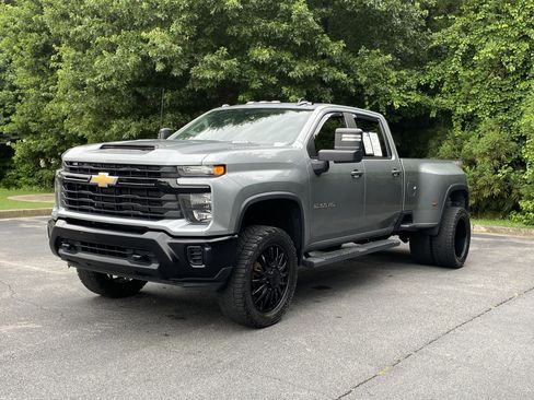 Used 2024 Chevrolet Silverado 3500 W/T AWD/4WD image 5