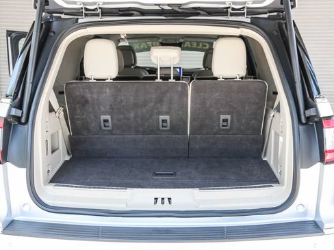 Used 2019 Lincoln Navigator Select w/ Technology Package RWD image 27