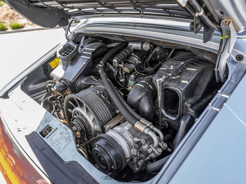 Used 1995 Porsche 911 Carrera 4 image 18