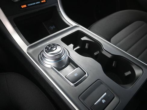 Used 2023 Ford Edge SE image 31