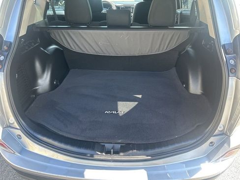 Used 2017 Toyota RAV4 LE w/ Carpet Mat Package AWD/4WD image 28