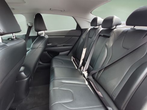 Used 2022 Hyundai Elantra Limited w/ Cargo Package FWD image 16
