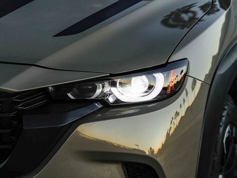 Used 2025 MAZDA CX-50 Meridian Edition w/ Apex Package image 5