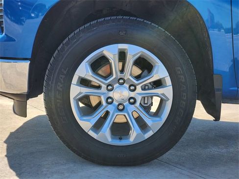 Used 2022 Chevrolet Silverado 1500 LTZ w/ LTZ Convenience Package II image 10