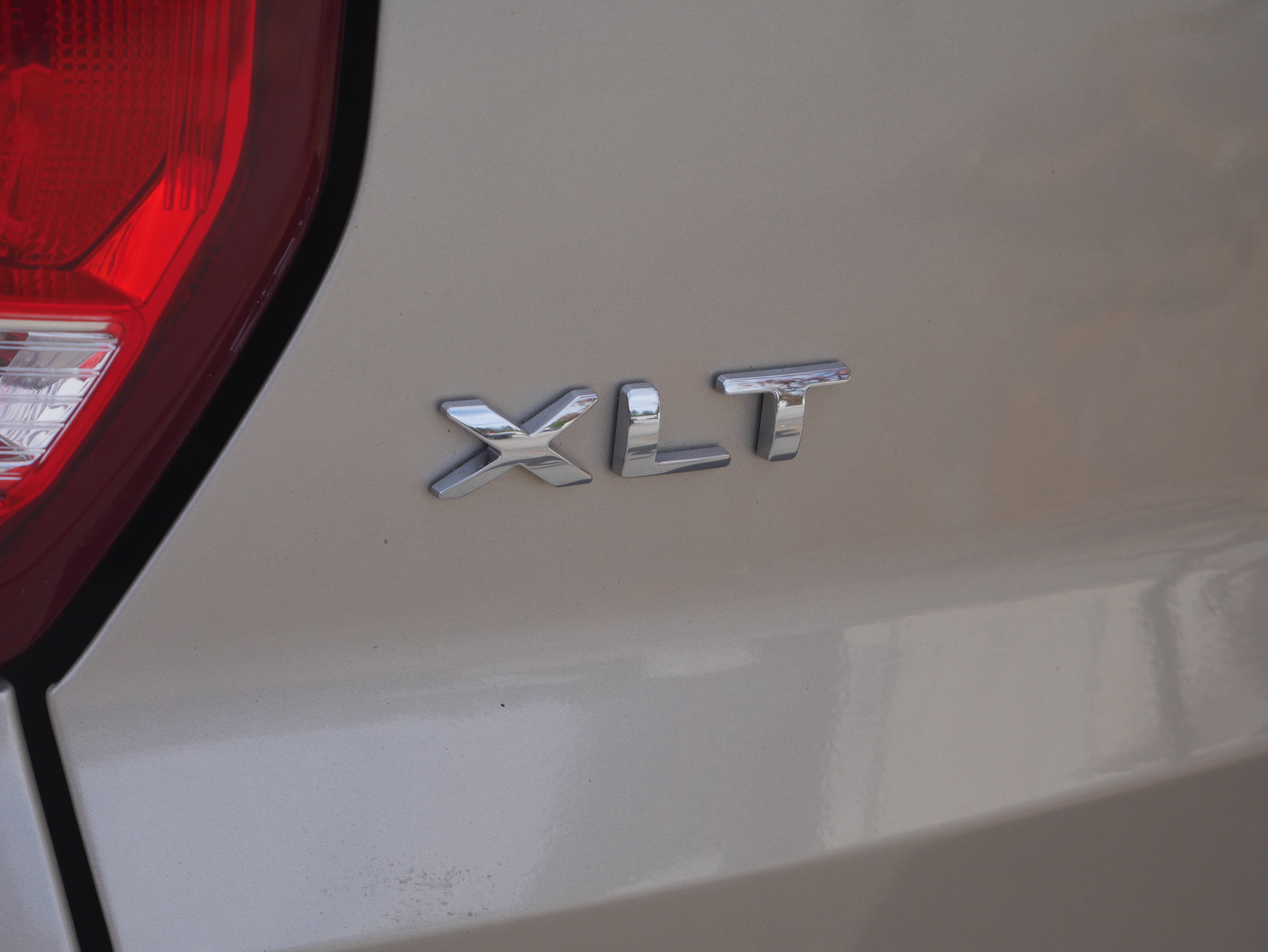 Certified 2017 Ford Explorer XLT AWD/4WD image 17