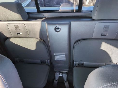 Used 2023 Nissan Frontier SV w/ SV Convenience Package image 28