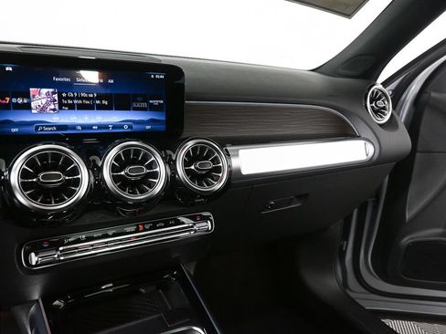 Used 2026 Mercedes-Benz GLB 250 image 13