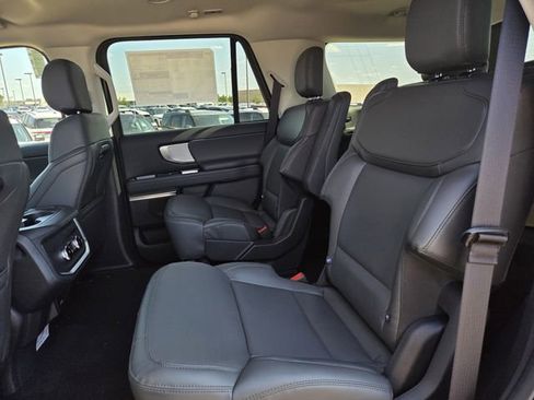 New 2026 Ford Expedition Active image 16