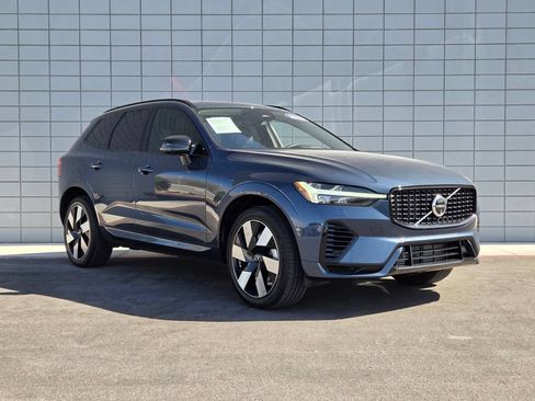 Used 2025 Volvo XC60 T8 Plus w/ Protection Package Premier AWD/4WD image 6