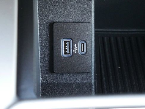 Used 2022 Ford F250 Lariat w/ Tremor Off-Road Package AWD/4WD image 47