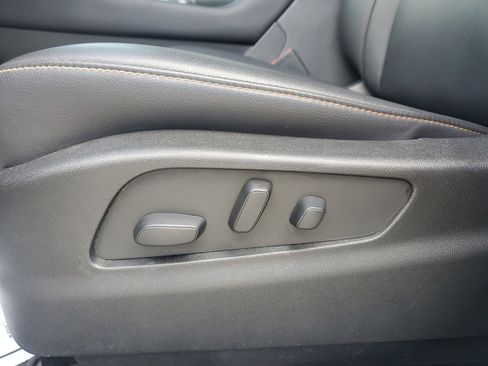 Used 2022 Cadillac XT4 Sport w/ Cold Weather Package AWD/4WD image 19