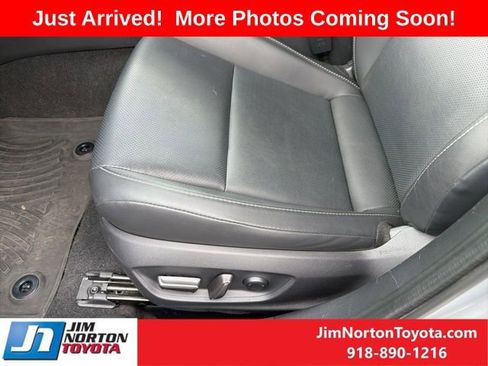 Used 2025 Toyota Prius Limited w/ Limited Premium Package image 10