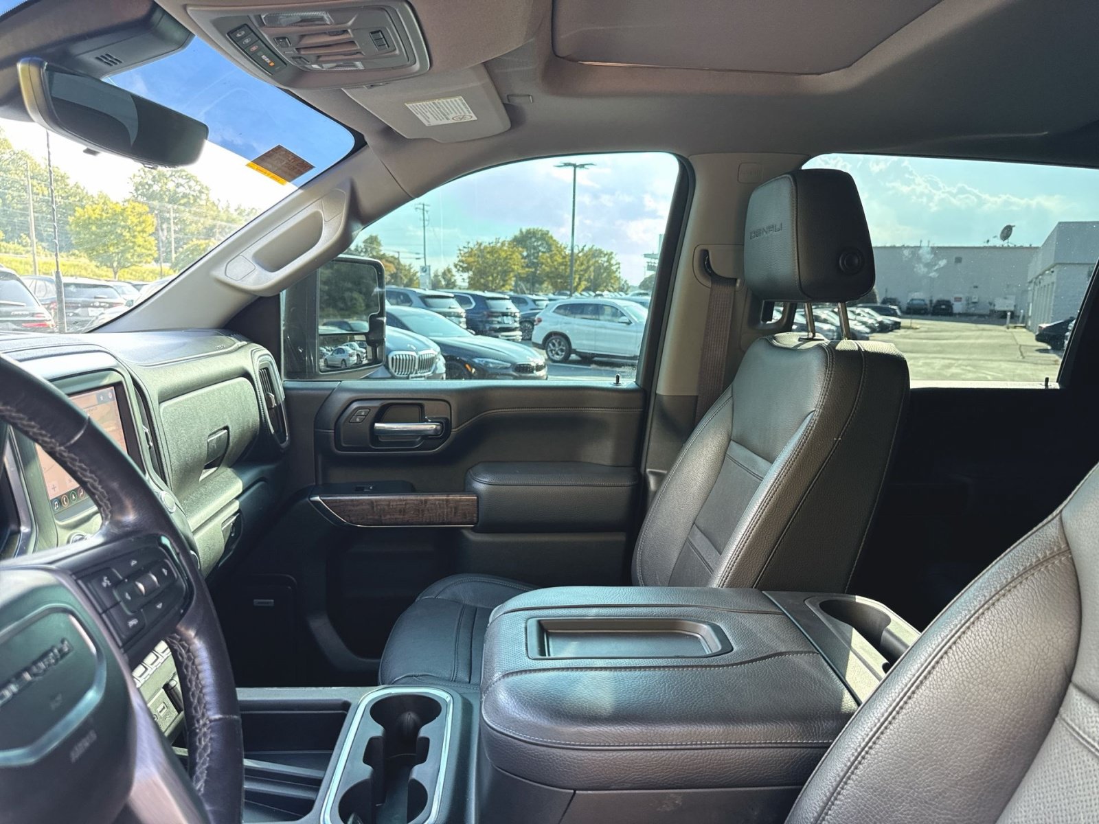 Used 2021 GMC Sierra 2500 Denali w/ Denali Ultimate Package AWD/4WD image 2