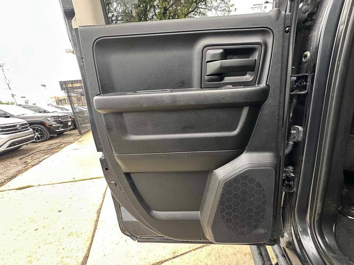 Used 2017 RAM 1500 Express AWD/4WD image 35