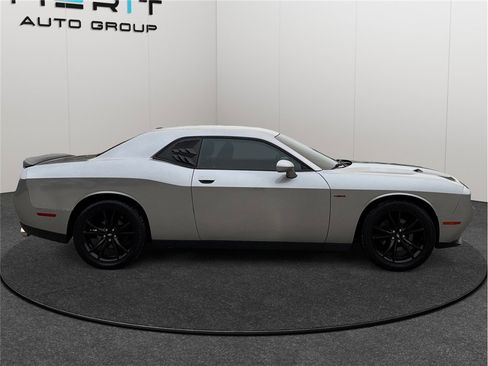 Used 2018 Dodge Challenger R/T w/ Blacktop Package image 10