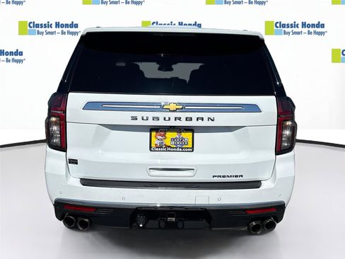 Used 2023 Chevrolet Suburban Premier image 7