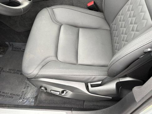 Used 2025 Volvo XC90 B6 Plus image 17