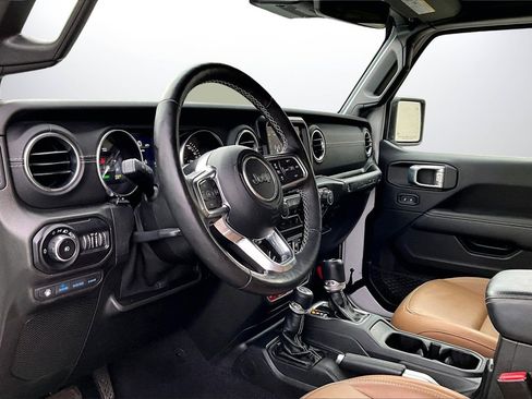 Used 2021 Jeep Wrangler Unlimited Rubicon 4xe w/ Steel Bumper Group image 19