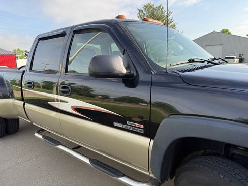 Used 2005 GMC Sierra 3500 SLT w/ Heavy-Duty Power Package image 5