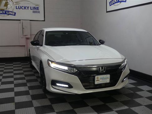 Used 2018 Honda Accord Sport image 5