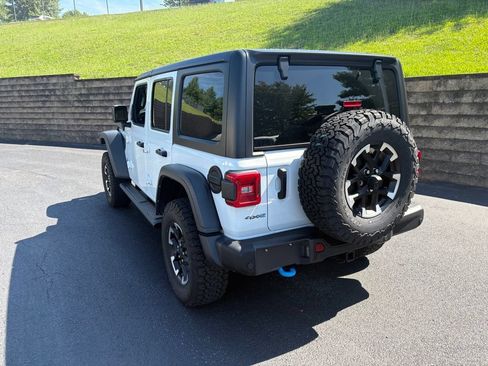Used 2024 Jeep Wrangler Unlimited Rubicon 4xe w/ Capability Package AWD/4WD image 5