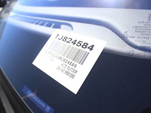 Used 2024 Lincoln Nautilus Premier AWD/4WD image 38
