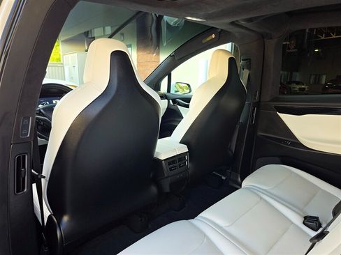 Used 2018 Tesla Model X 100D AWD/4WD image 28
