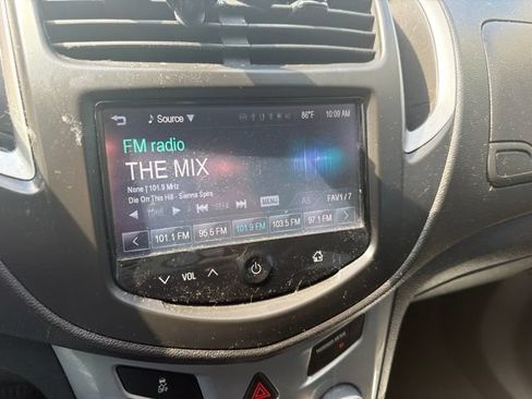 Used 2016 Chevrolet Trax LT AWD/4WD image 29