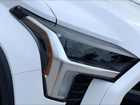Used 2023 Toyota Tundra SR5 w/ SR5 Convenience Package AWD/4WD image 27