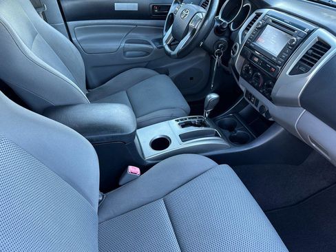 Used 2013 Toyota Tacoma 4x4 Double Cab w/ TRD Off-Road Pkg image 15